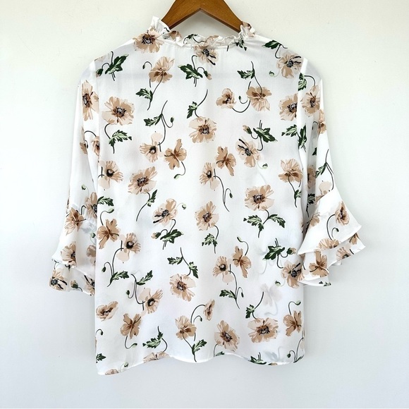 Ann Taylor top with v-neck and 3/4 length ruffled sleeves, loose &  flowy - Picture 8 of 11